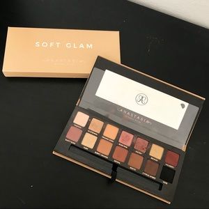 ABH Soft Glam Palette